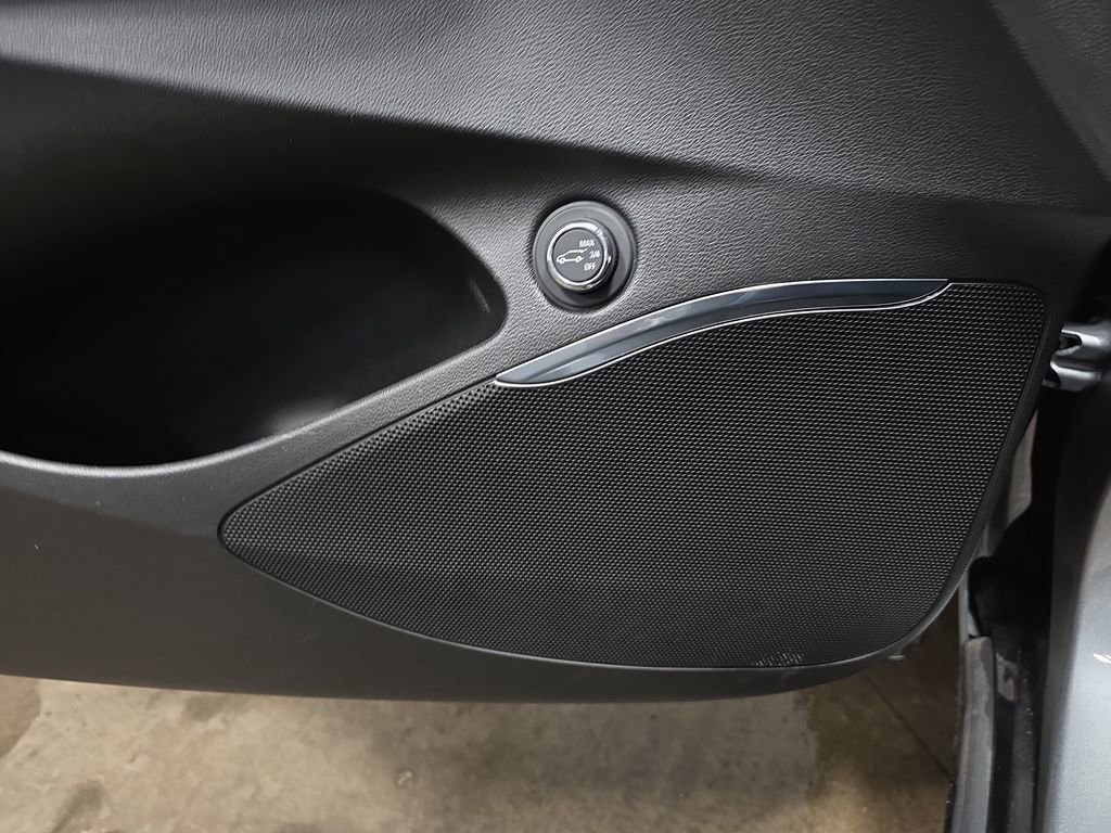 Certified 2023 Buick Enclave Essence image 30