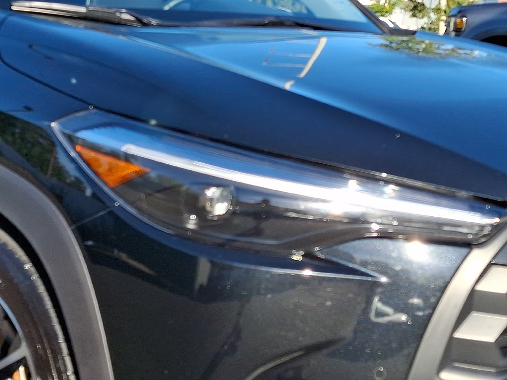 Certified 2026 Toyota Corolla Cross XLE FWD image 9