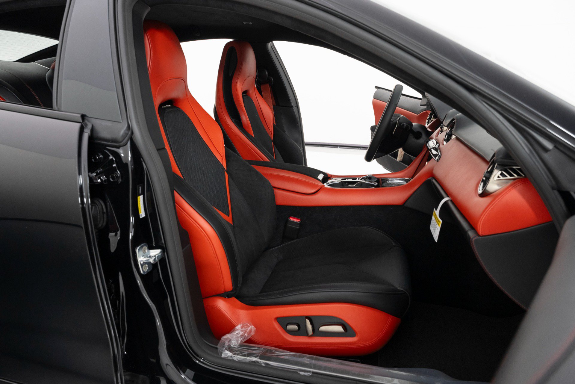 Used 2025 Karma Revero Luxury RWD image 26