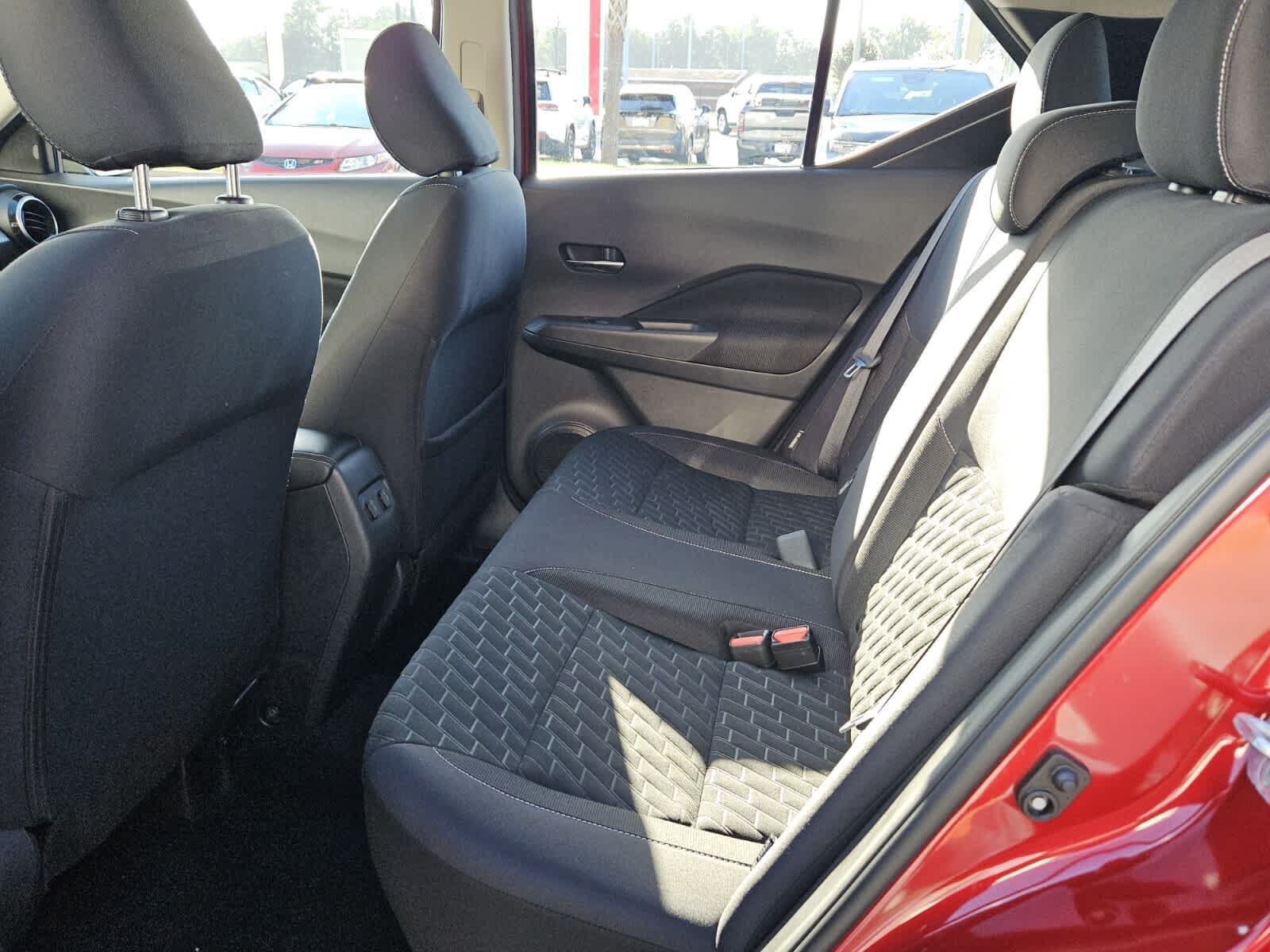 Used 2021 Nissan Kicks SV FWD image 4