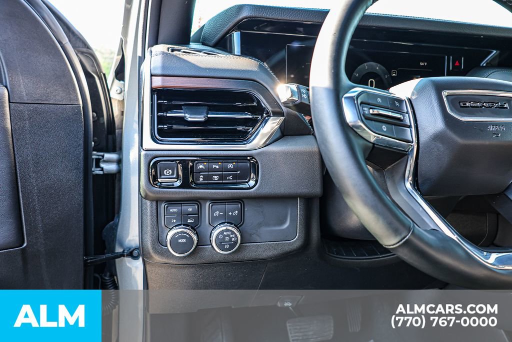 Used 2025 GMC Yukon XL Denali AWD/4WD image 29
