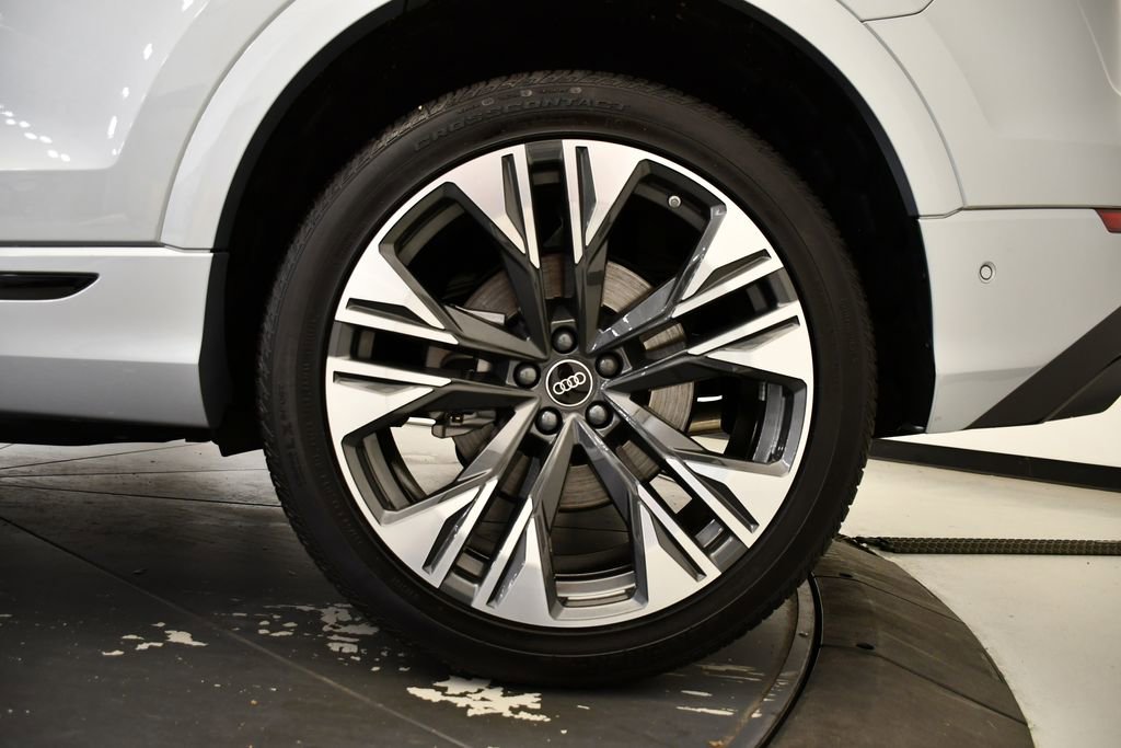 Used 2025 Audi Q8 Premium Plus image 14