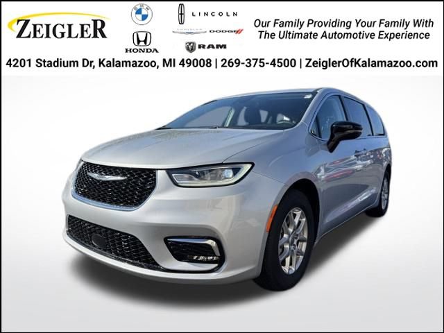 Used 2024 Chrysler Pacifica Touring-L