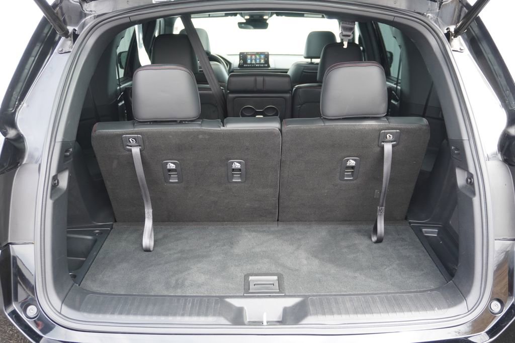 Used 2025 Honda Pilot Black Edition image 9