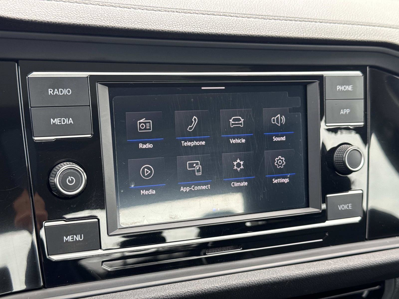 Certified 2022 Volkswagen Jetta SE image 13