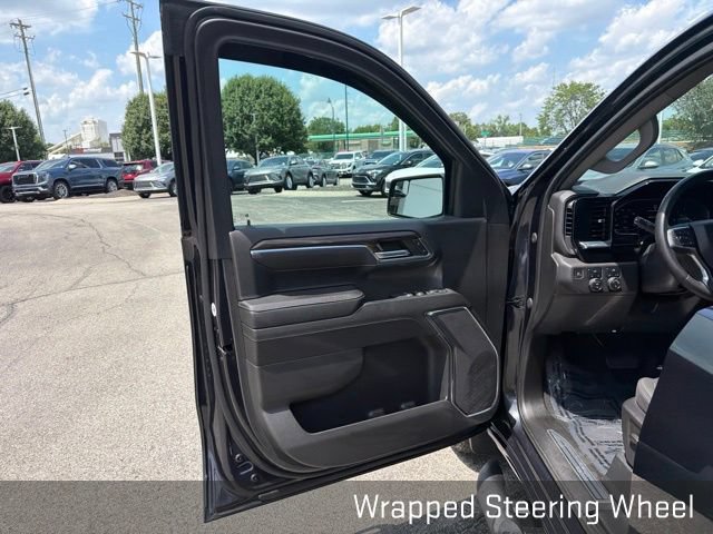 Used 2023 Chevrolet Silverado 1500 LT AWD/4WD image 29