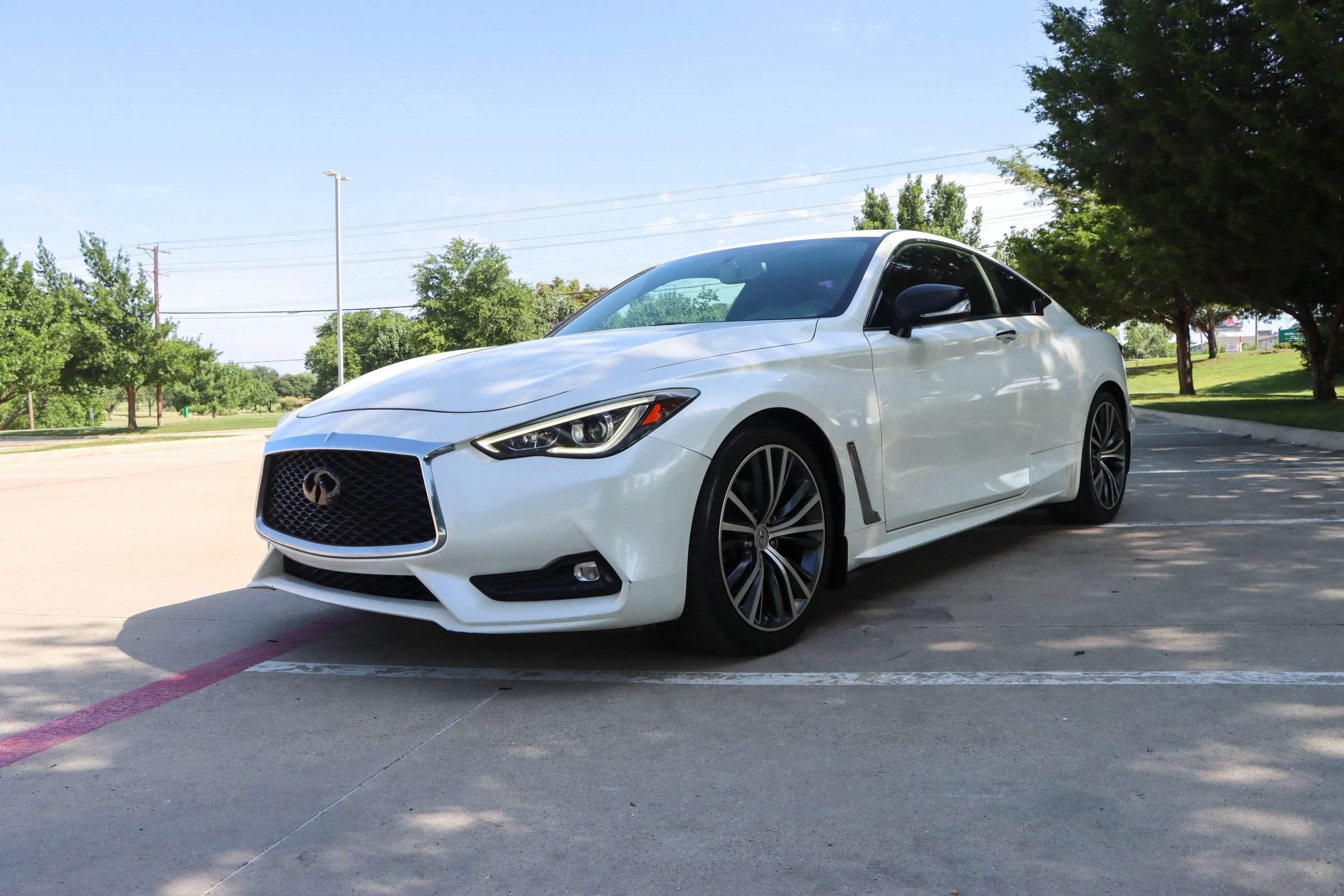 Used 2017 INFINITI Q60 3.0t w/ Premium Plus Package 3.0T RWD image 3