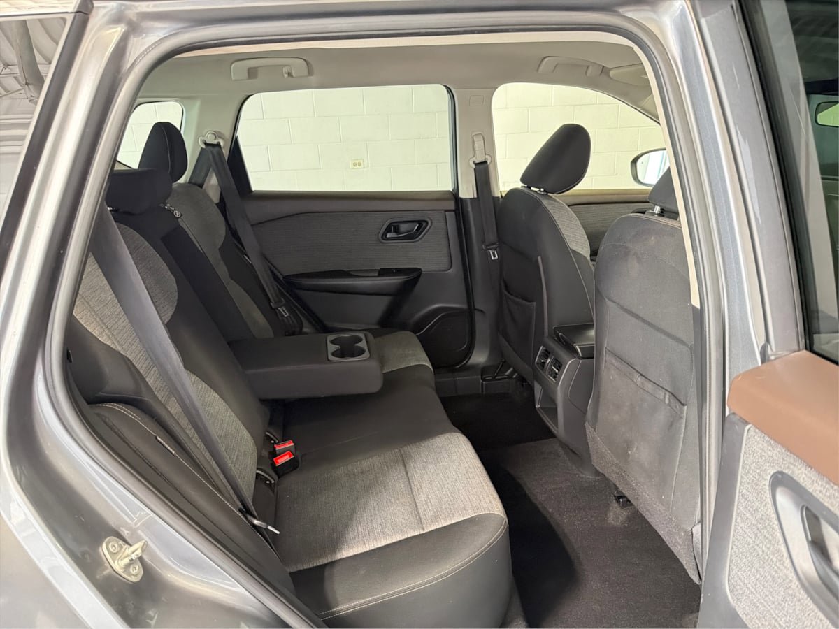Used 2021 Nissan Rogue S AWD/4WD image 15