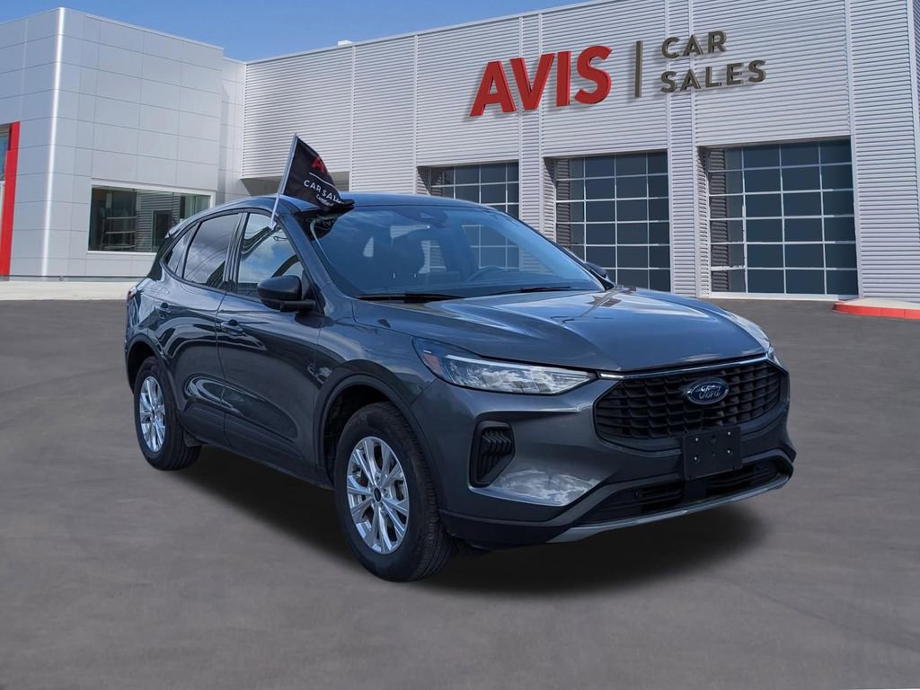 Used 2025 Ford Escape Active AWD/4WD image 3