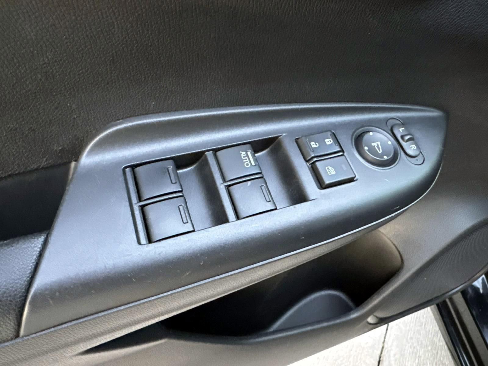 Used 2018 Honda Fit LX image 12