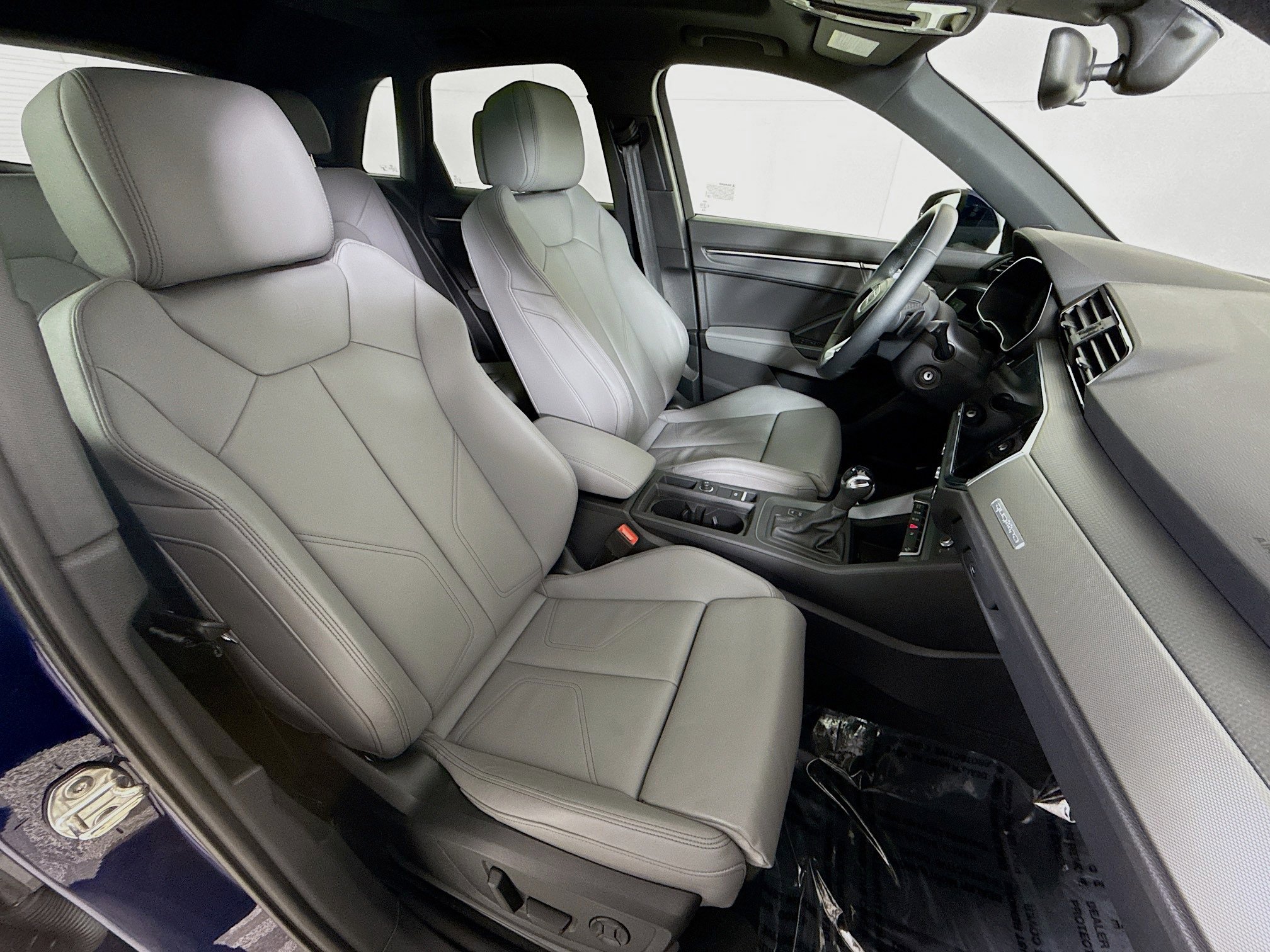 Used 2025 Audi Q3 2.0T Premium image 26