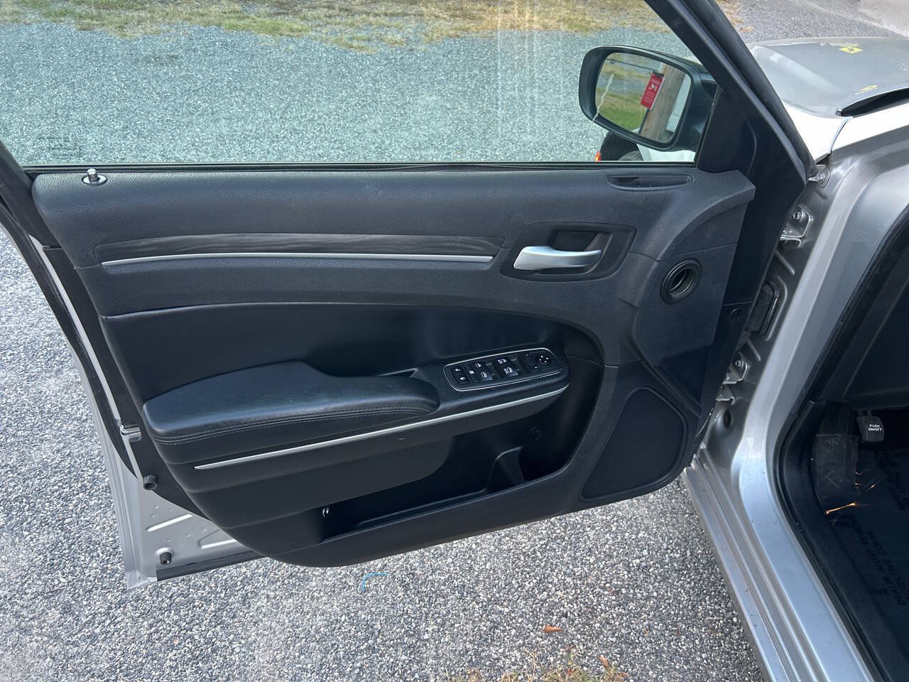 Used 2019 Chrysler 300 Touring w/ Sport Appearance Package RWD image 12