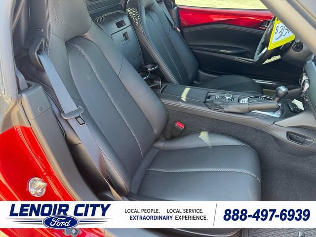 Used 2024 MAZDA MX-5 Miata Grand Touring RWD image 12