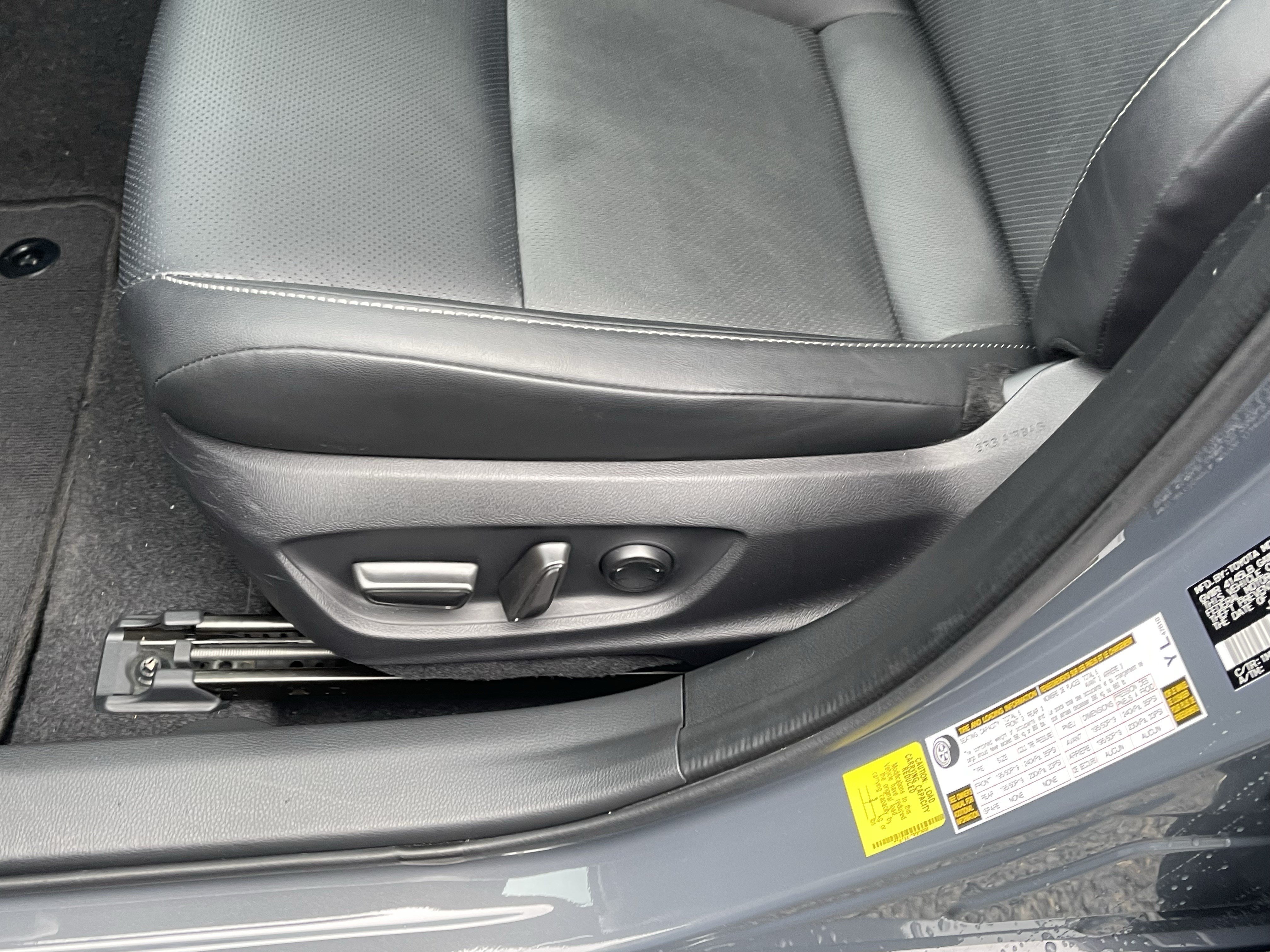 Certified 2024 Toyota Prius XLE FWD image 19