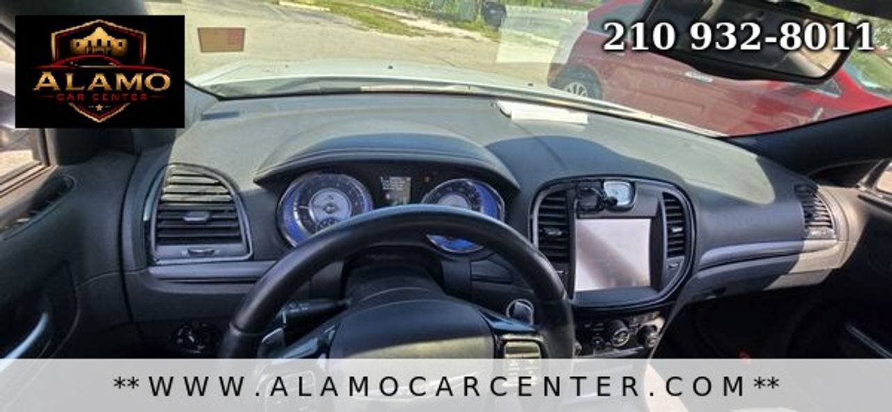 Used 2013 Chrysler 300 S RWD image 38