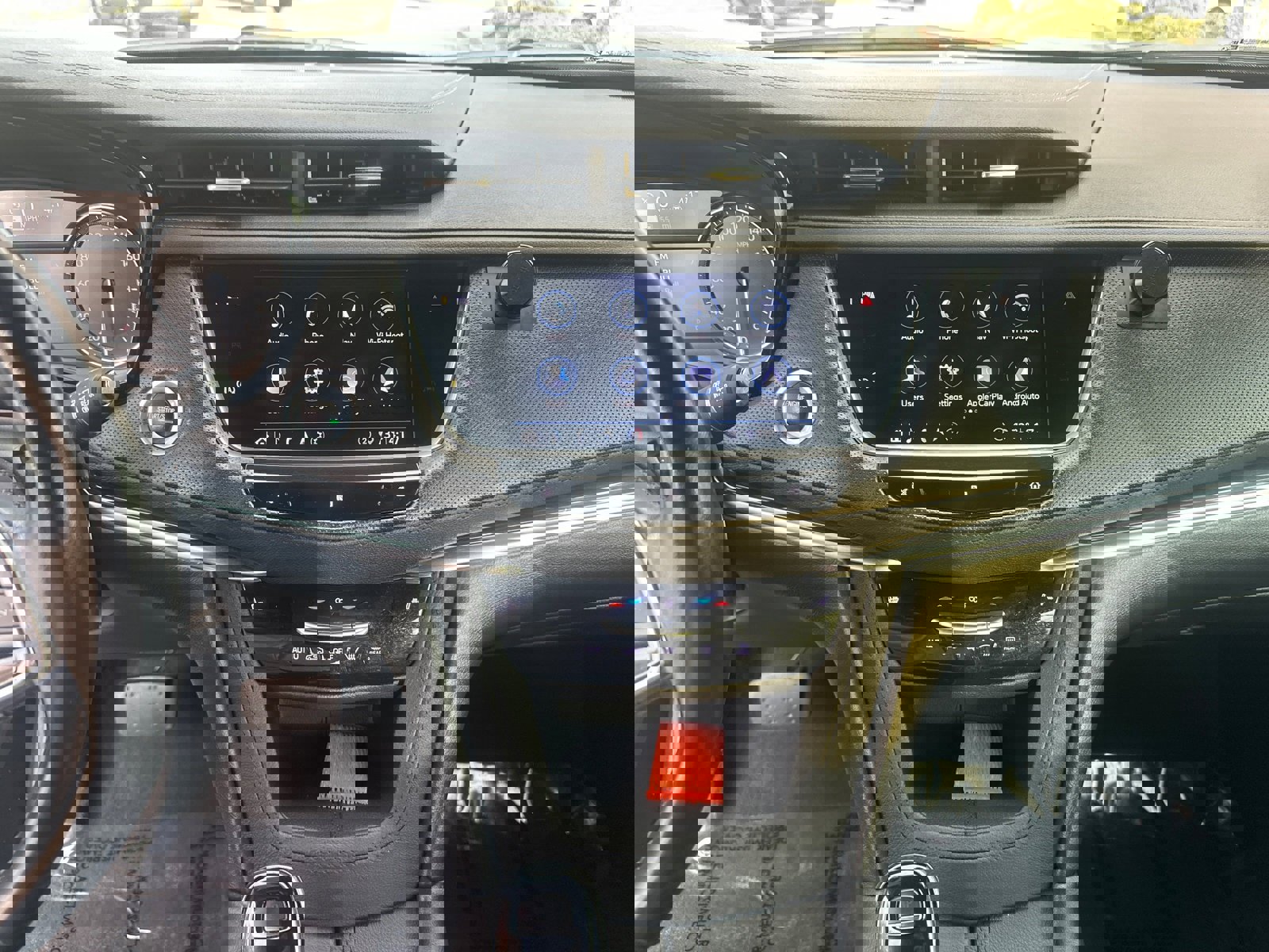 Used 2020 Cadillac XT5 Premium Luxury w/ LPO, Floor Liner Package image 28