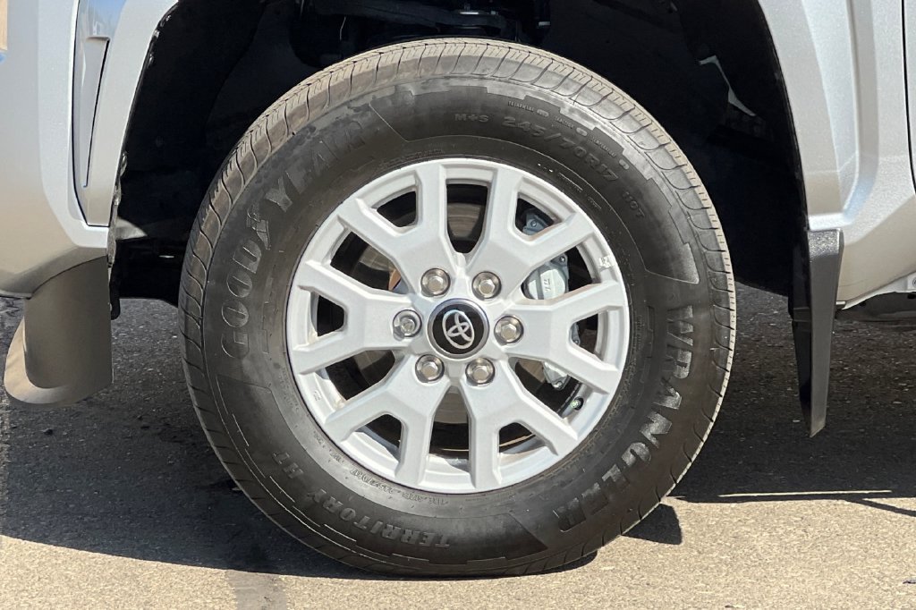 Certified 2025 Toyota Tacoma SR5 AWD/4WD image 28