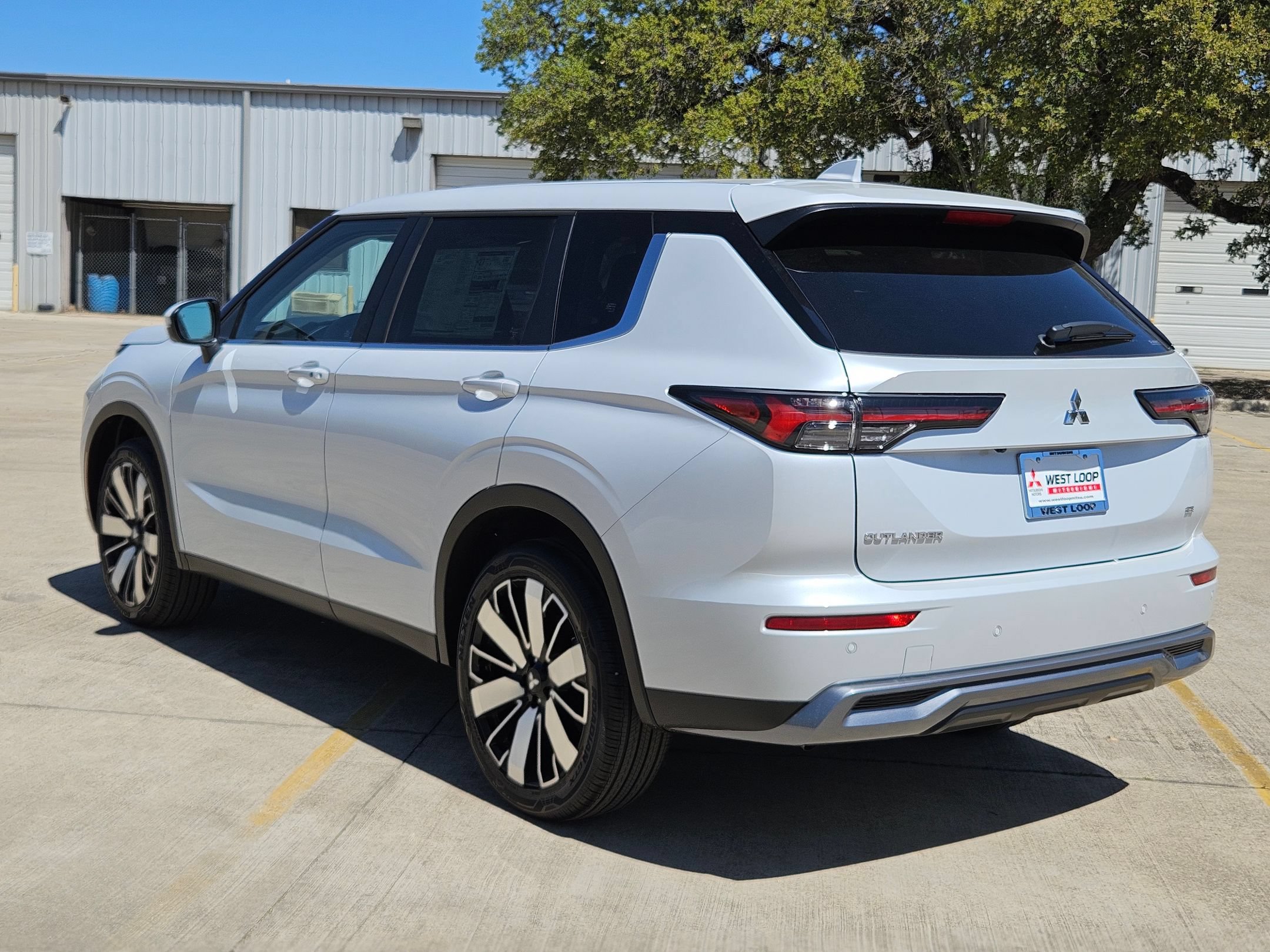New 2026 Mitsubishi Outlander SE AWD/4WD image 3