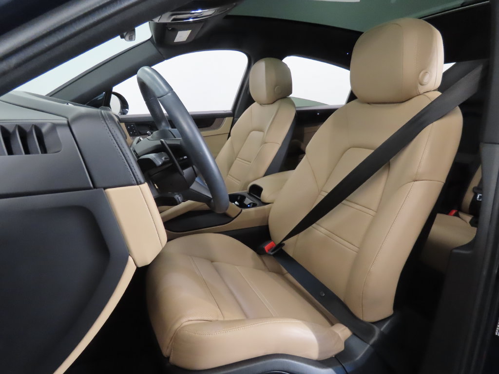 Certified 2025 Porsche Cayenne S AWD/4WD image 5