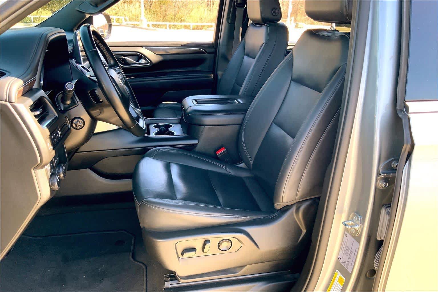 Used 2023 Chevrolet Tahoe LT w/ Luxury Package AWD/4WD image 8