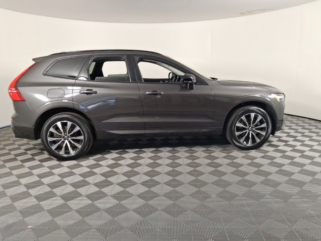 Certified 2024 Volvo XC60 B5 Core w/ Climate Package AWD/4WD image 8