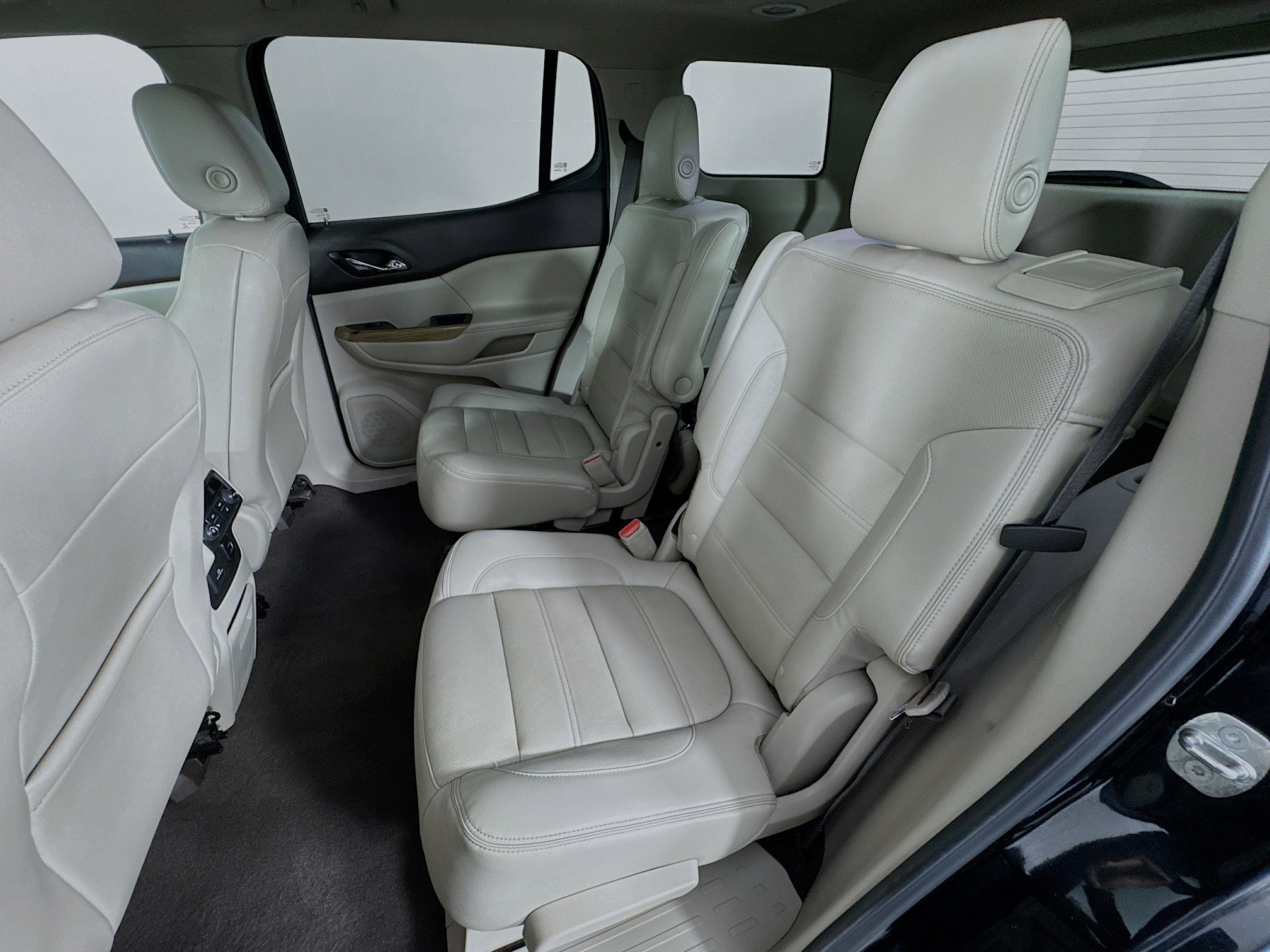 Used 2018 GMC Acadia Denali image 25