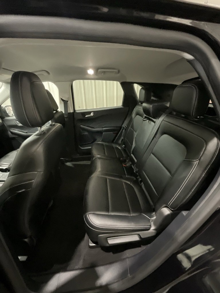 Used 2022 Ford Escape Titanium image 11