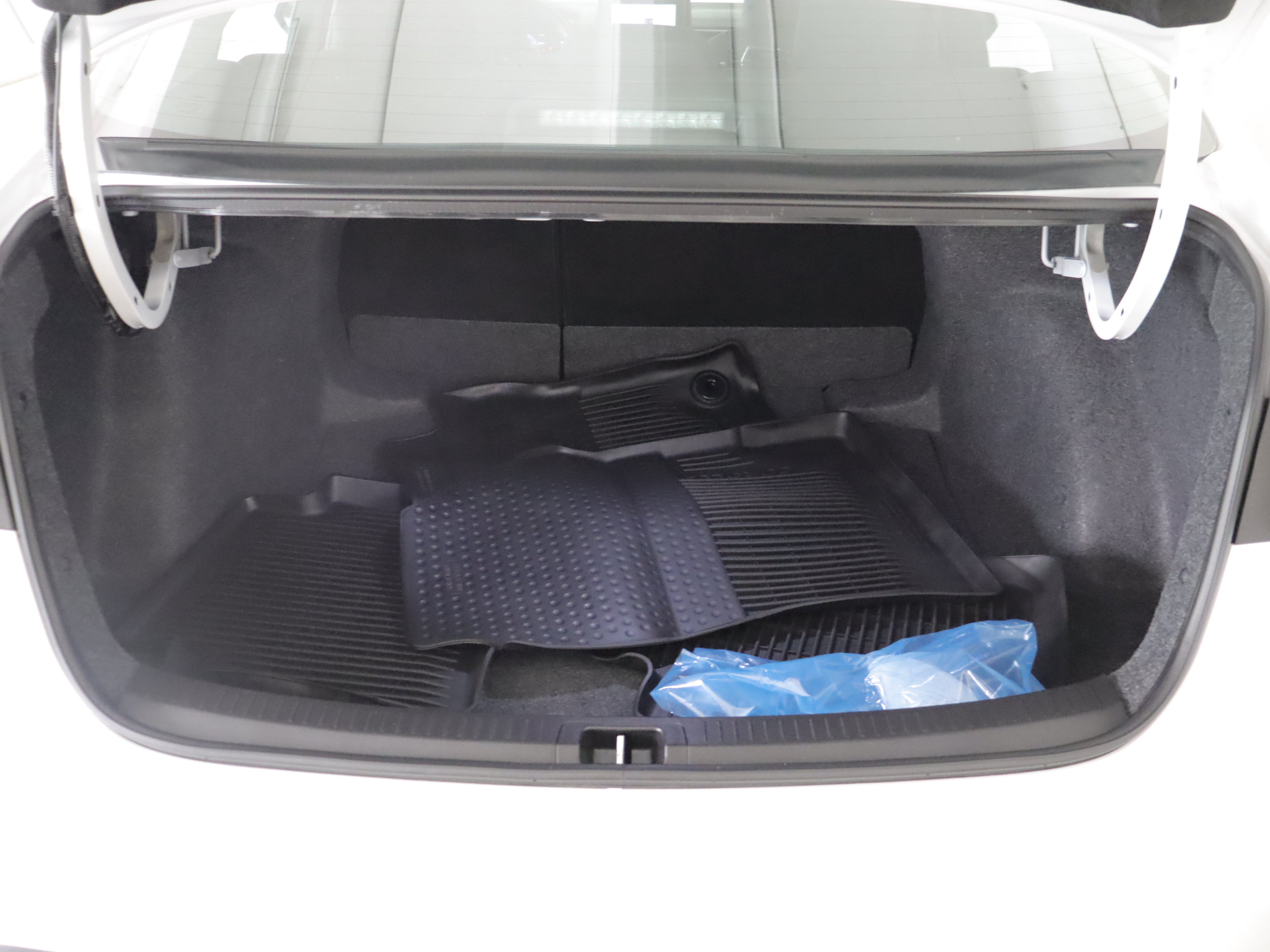 Used 2026 Toyota Corolla LE w/ LE Premium Package FWD image 19