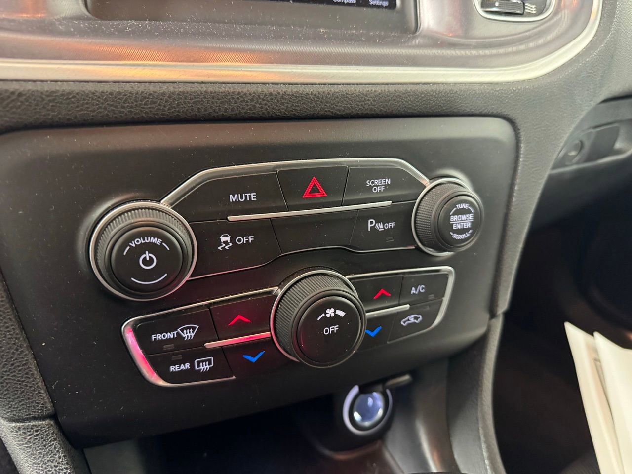 Used 2022 Dodge Charger SXT image 17