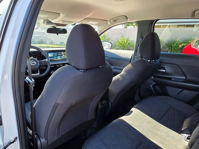 Used 2025 Nissan Kicks SV w/ Illumination Package image 20