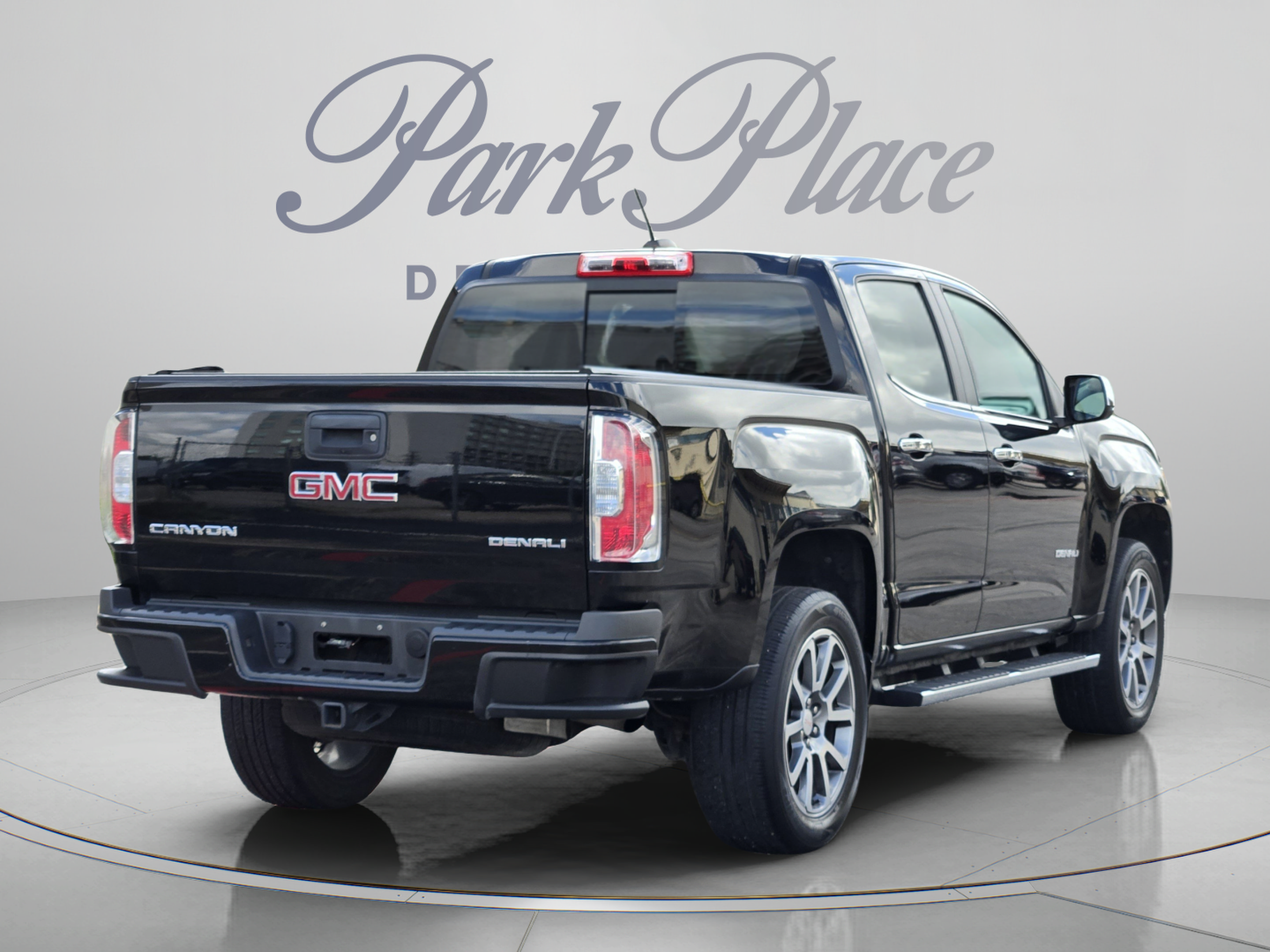 Used 2018 GMC Canyon Denali AWD/4WD image 6