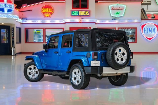 Used 2015 Jeep Wrangler Unlimited Sahara w/ Connectivity Group image 4