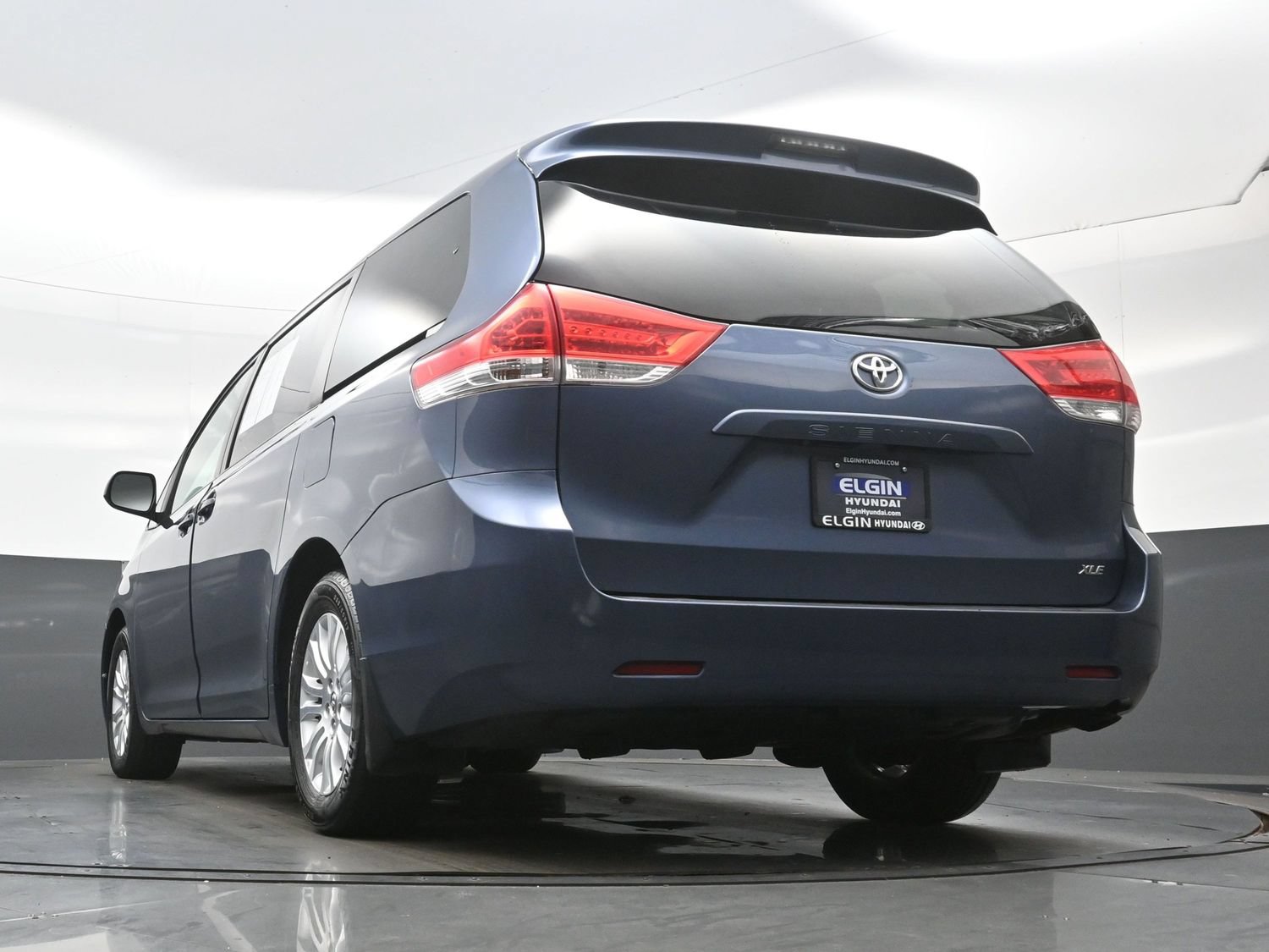 Used 2014 Toyota Sienna XLE FWD image 27