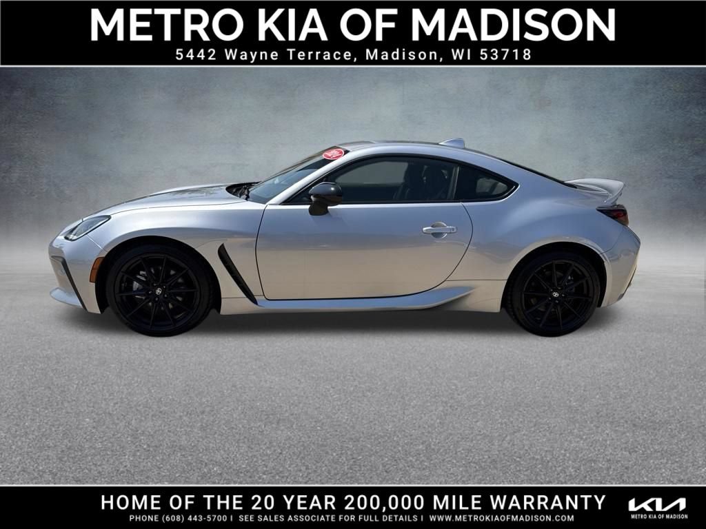 Used 2024 Toyota GR86 Premium RWD image 3