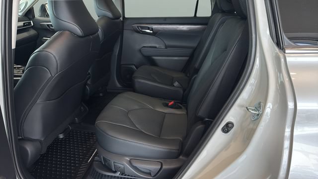 Used 2026 Toyota Highlander Platinum AWD/4WD image 20