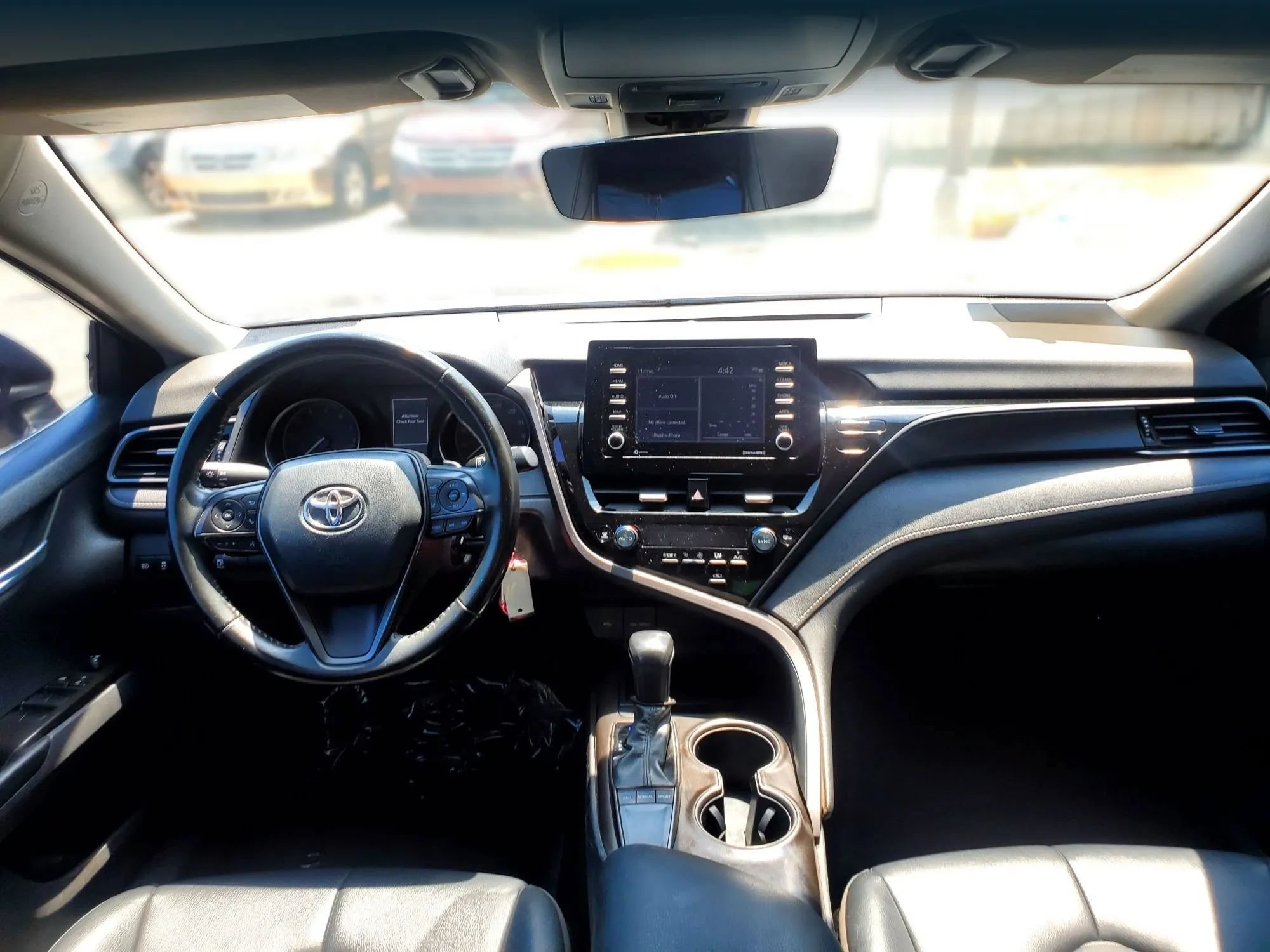 Used 2022 Toyota Camry SE FWD image 32