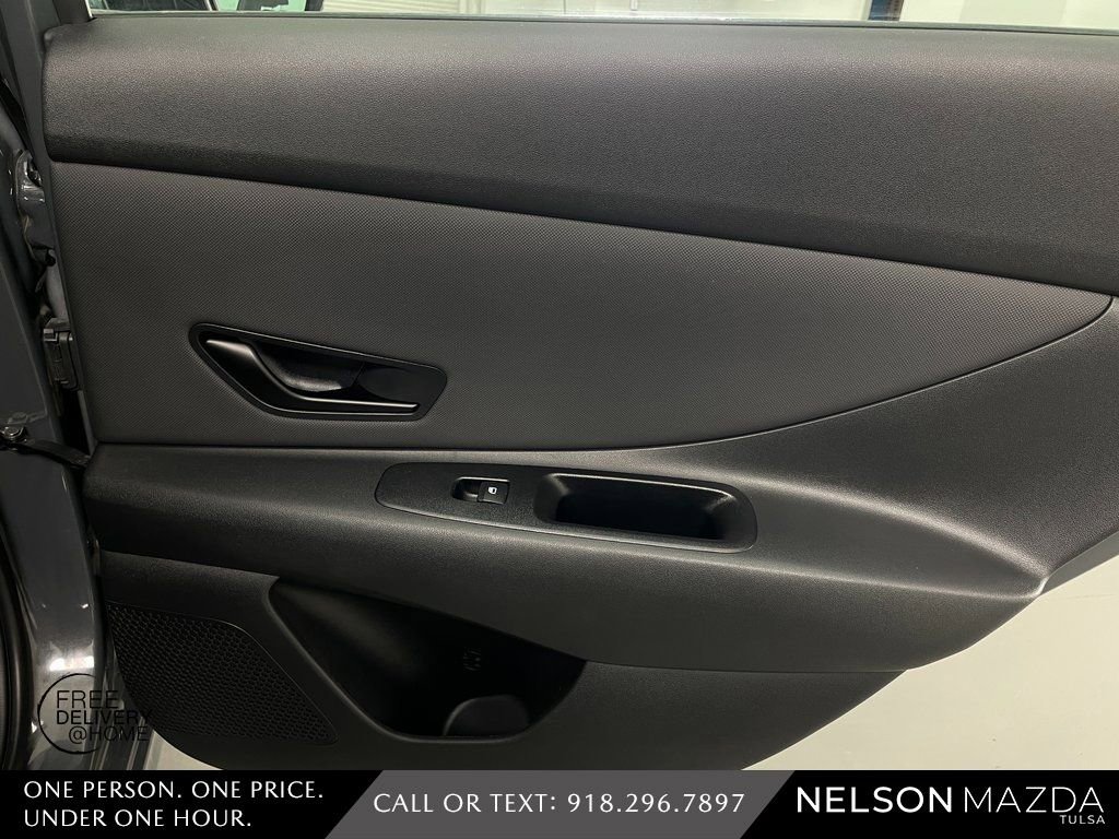Used 2025 Hyundai Elantra Sport FWD image 35