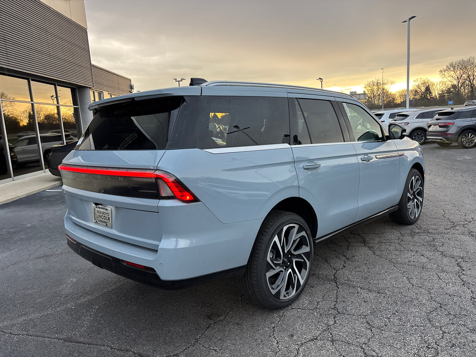 New 2026 Lincoln Navigator Reserve AWD/4WD image 7