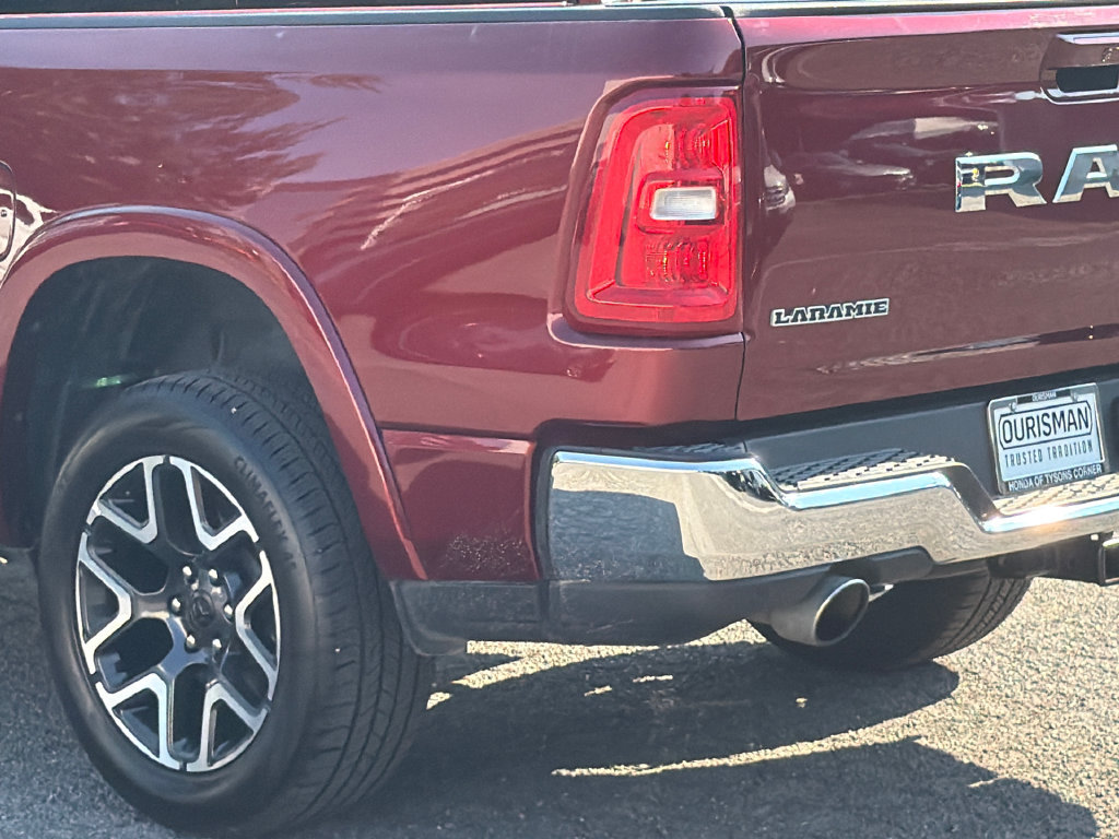 Used 2025 RAM 1500 Laramie AWD/4WD image 6