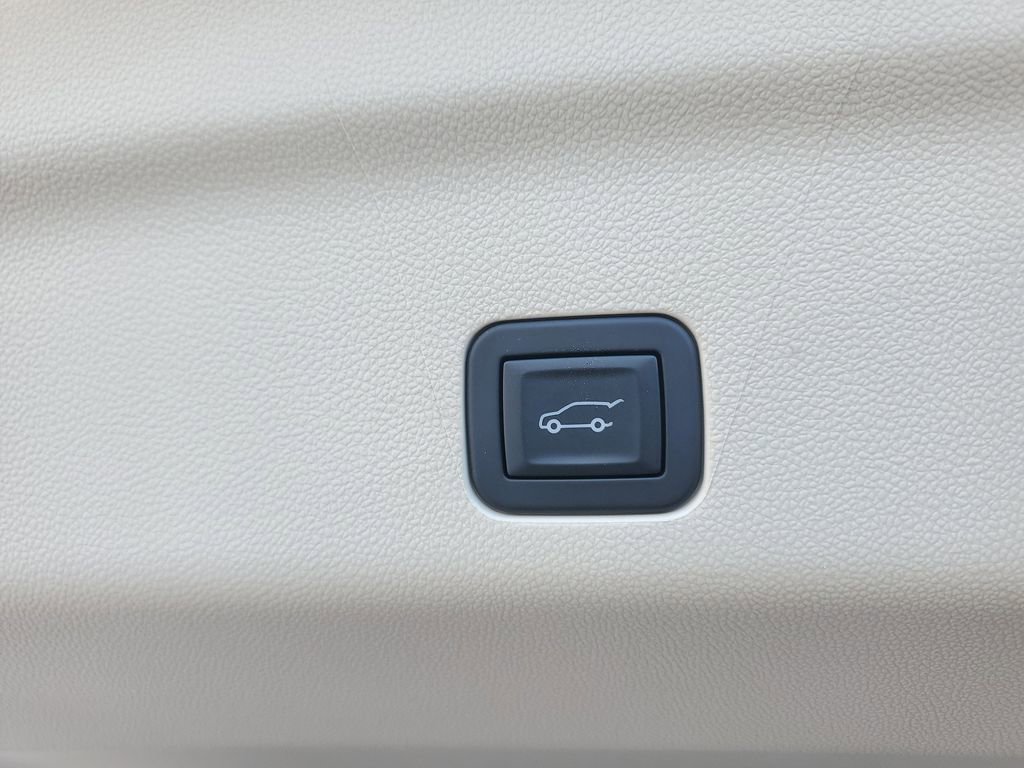 Certified 2025 Cadillac Escalade Sport Platinum w/ LPO, Floor Liner Package image 28