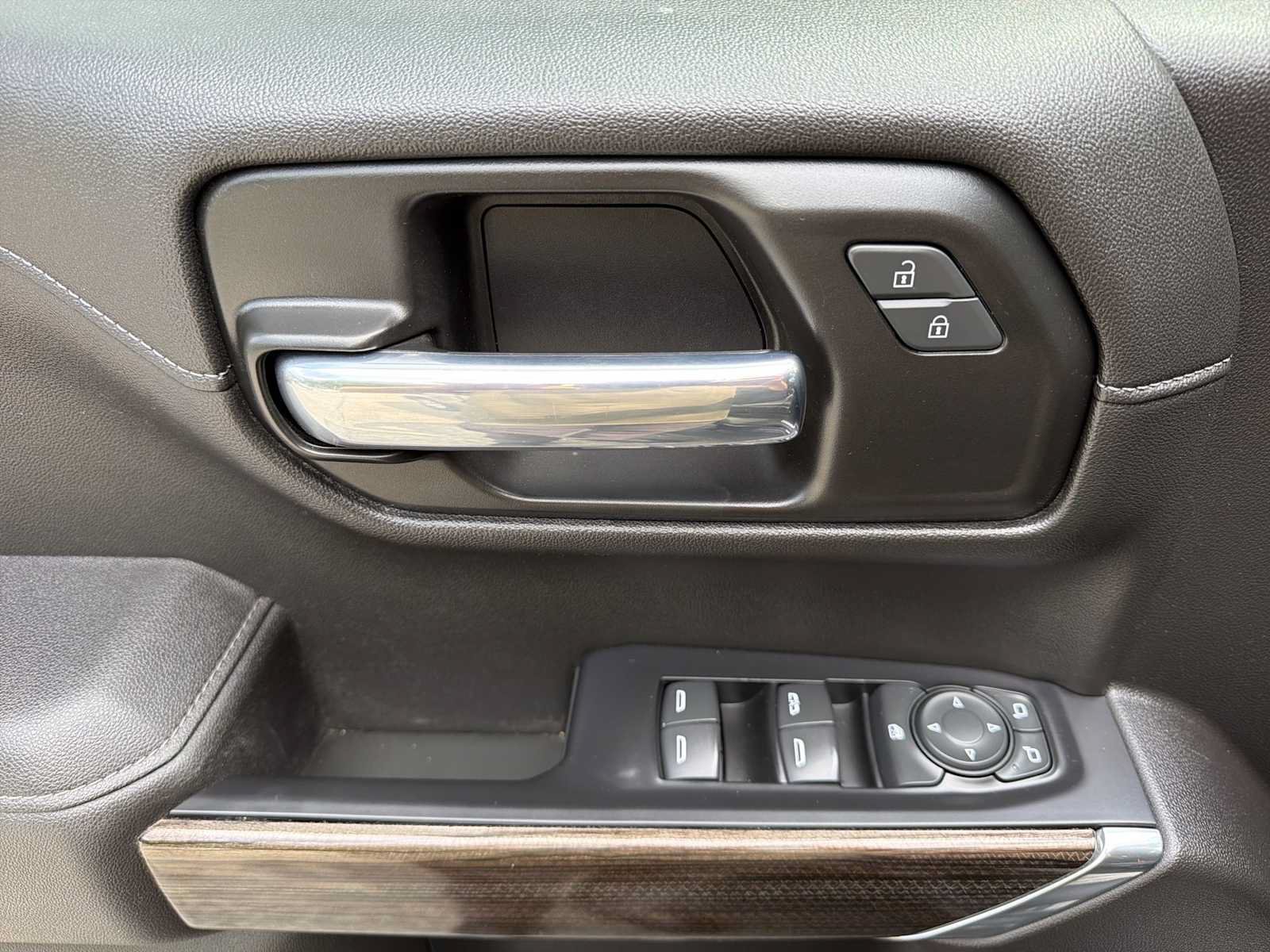 Certified 2021 Chevrolet Silverado 1500 LT AWD/4WD image 31