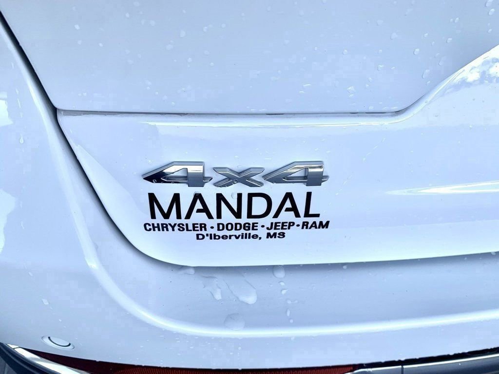 Used 2023 Jeep Grand Cherokee Laredo image 47