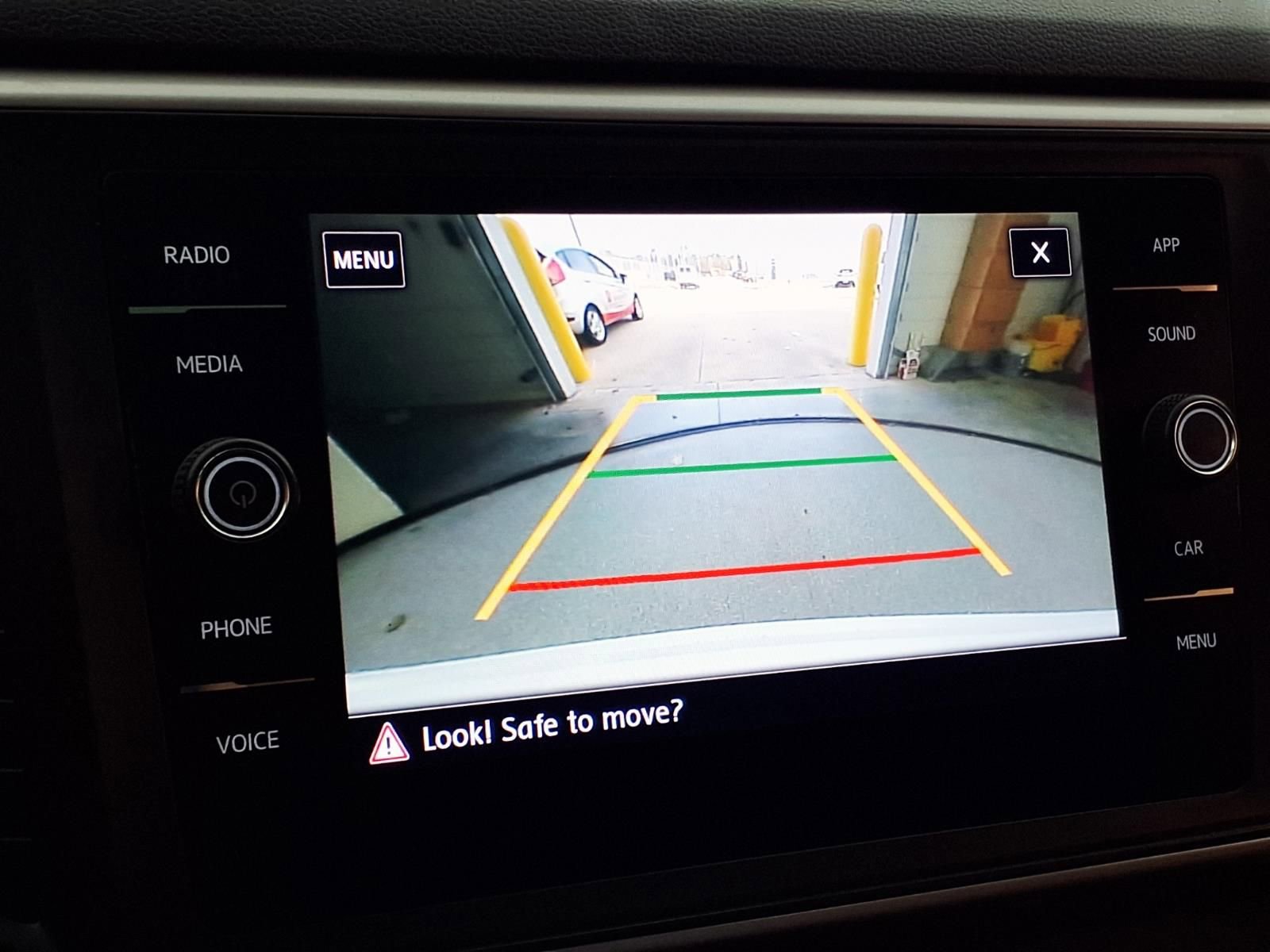 Used 2020 Volkswagen Atlas Cross Sport SE w/ Panoramic Sunroof Package image 25