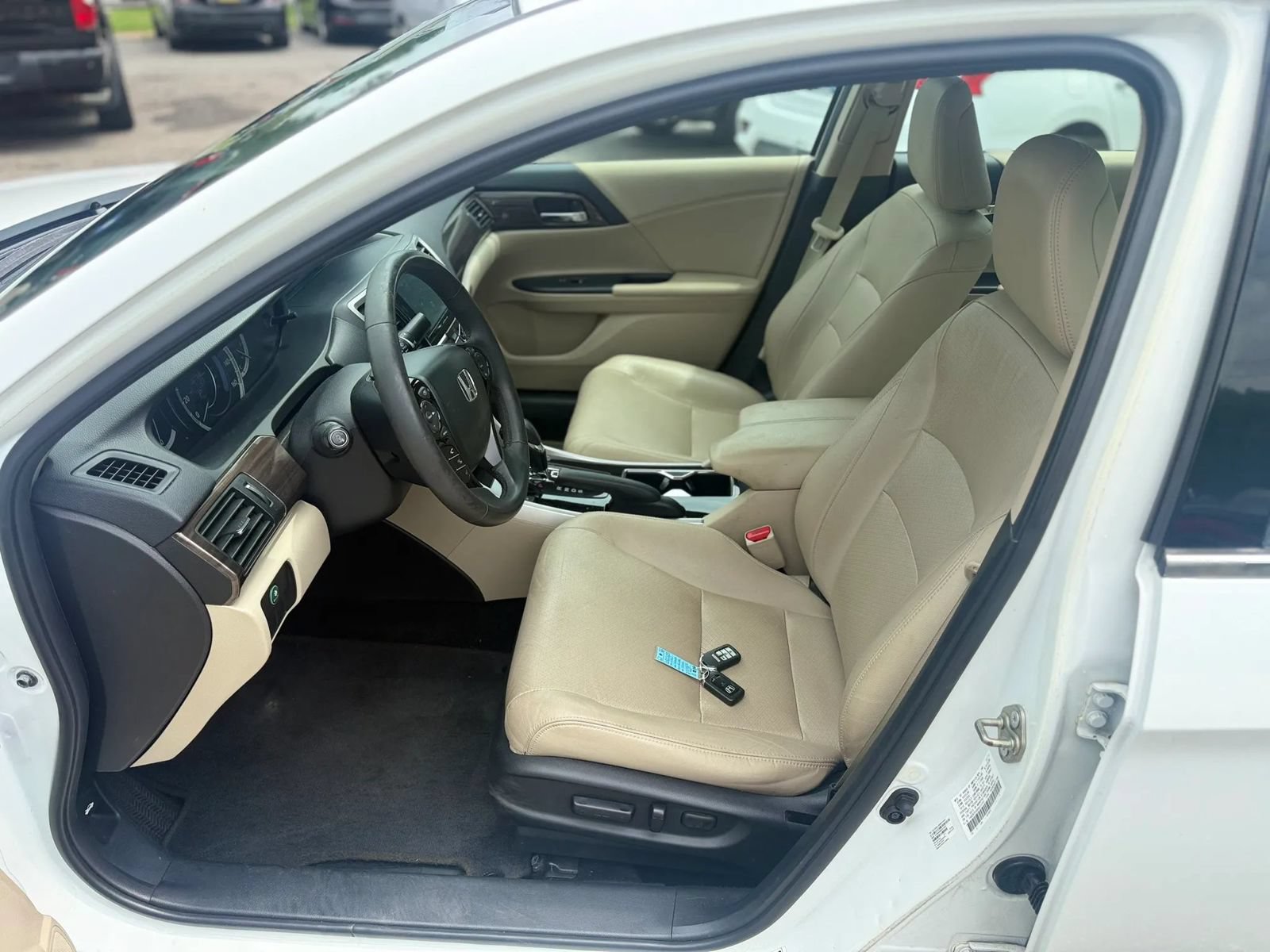 Used 2017 Honda Accord EX-L image 13
