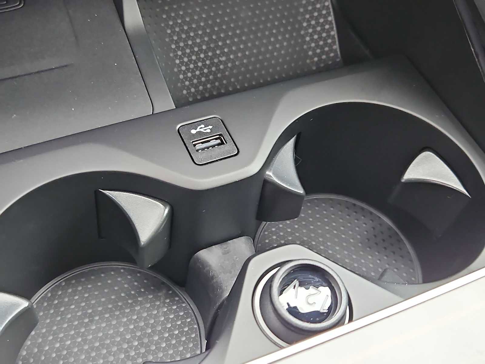 New 2026 BMW X5 M60i w/ Climate Comfort Package image 29