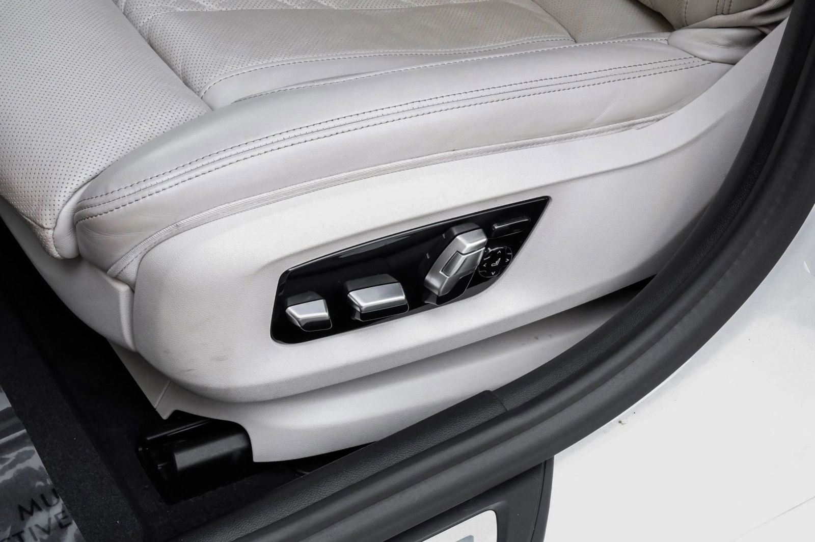 Used 2021 BMW 540i xDrive 540i xDrive Sedan 4D w/ Executive Package image 46