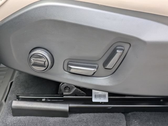 New 2026 Volvo XC60 T8 Plus w/ Protection Package Premier AWD/4WD image 20