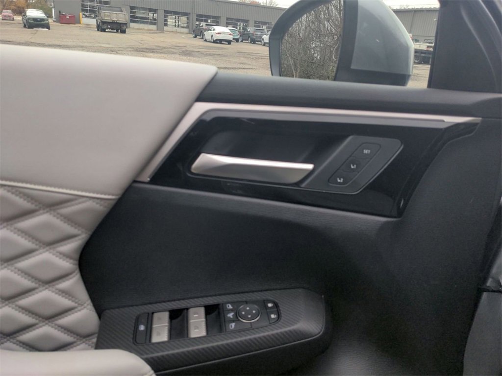 Used 2023 Mitsubishi Outlander SEL 40th Anniversary image 14