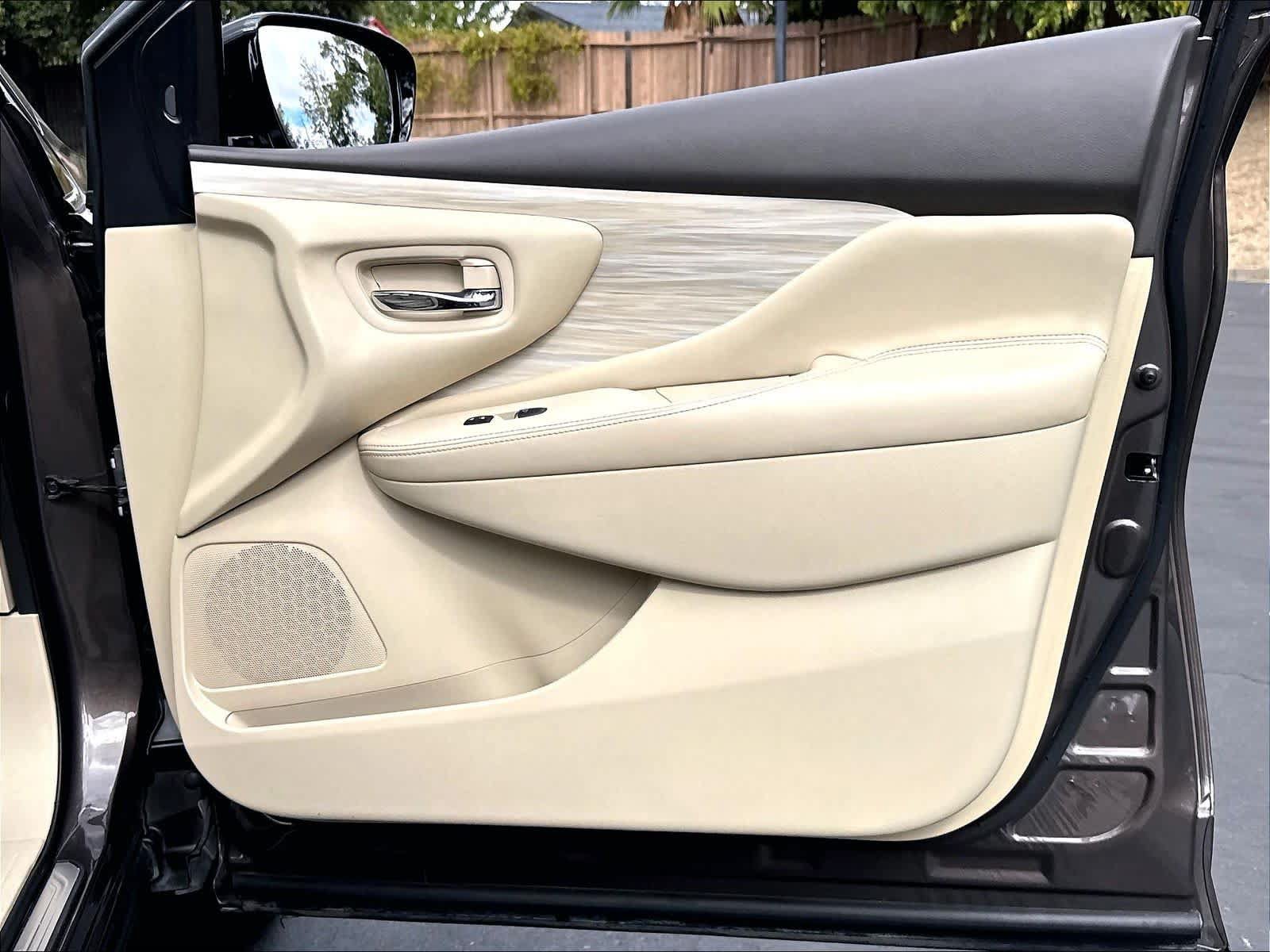 Used 2015 Nissan Murano SL FWD image 28