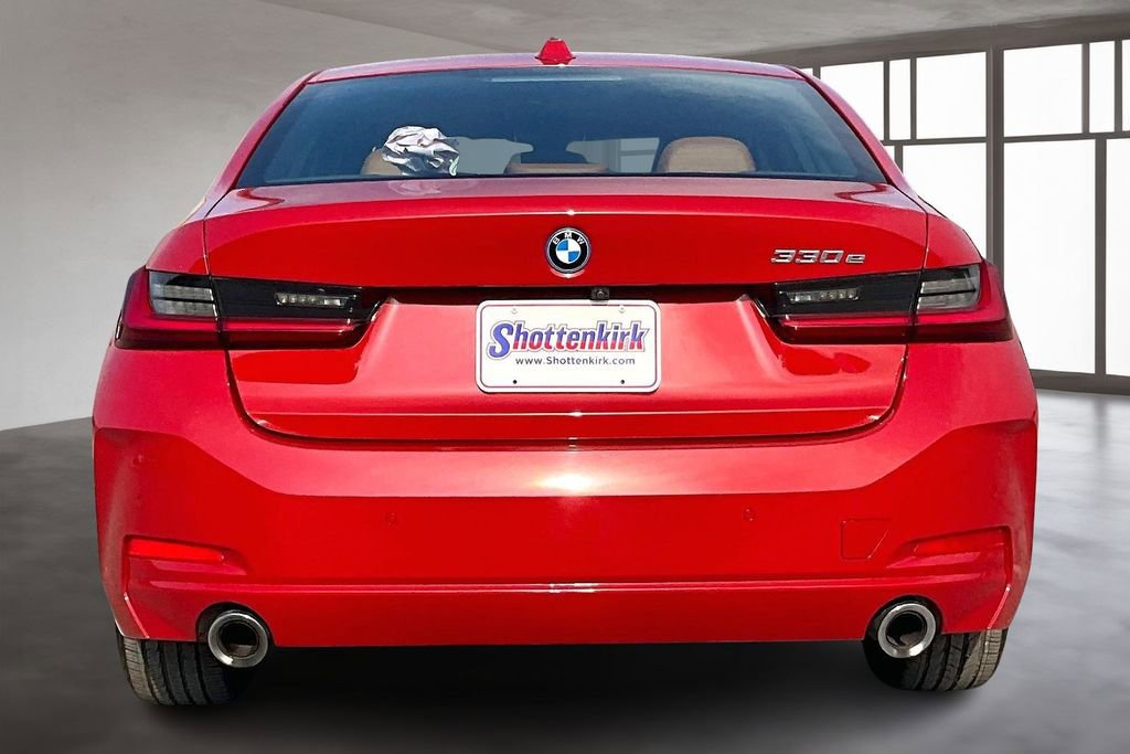 Used 2023 BMW 330e w/ Driving Assistance Package image 5